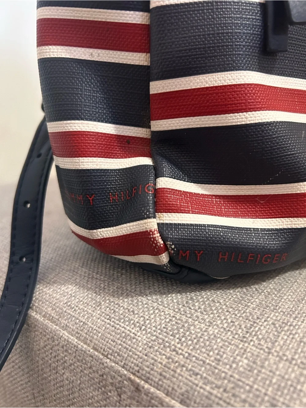Tommy Hilfiger compact tommy